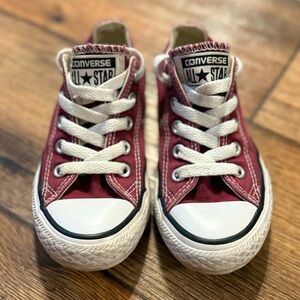 Converse All Star Low Top Burgundy red Sneakers - toddler/kids Size: 11